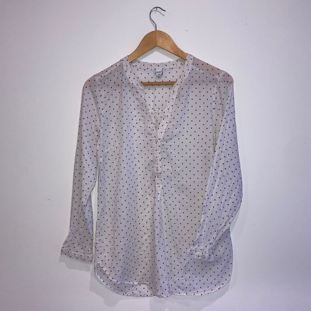 Old Navy White Polka Dot Long Sleeve Half Button Shirt size Medium